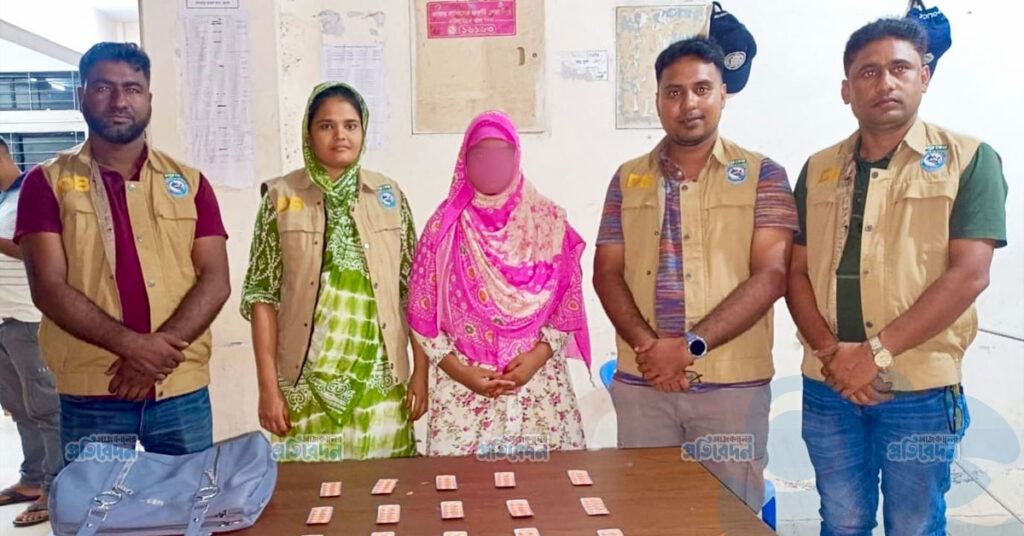 গংগাচড়ায় ডিবি পুলিশের অভিযানে ২০০ পিস ট্যাপেন্টাডল ট্যাবলেট সহ নারী মাদক কারবারি আটক