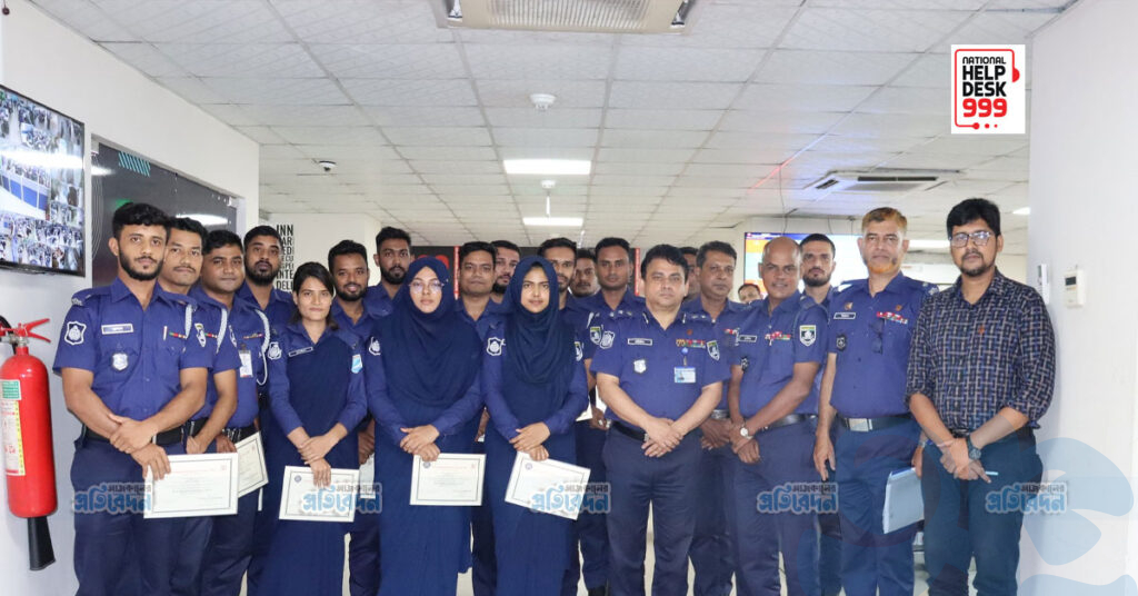 ৯৯৯-এর ইংলিশ কল টেকারস কোর্সের ২য় ব্যাচ সফলভাবে সম্পন্ন